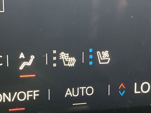 Certified 2025 GMC Yukon Denali w/ Sun & Power Step Package AWD/4WD image 29