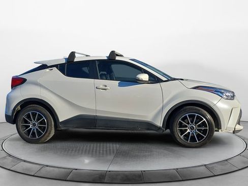 Used 2021 Toyota C-HR LE image 6