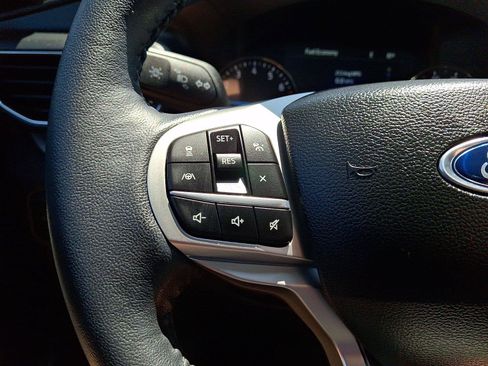 Certified 2023 Ford Explorer XLT w/ Equipment Group 202A AWD/4WD image 24