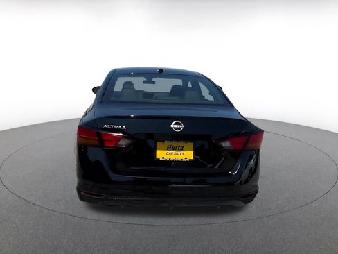 Used 2025 Nissan Altima 2.5 SV FWD image 12