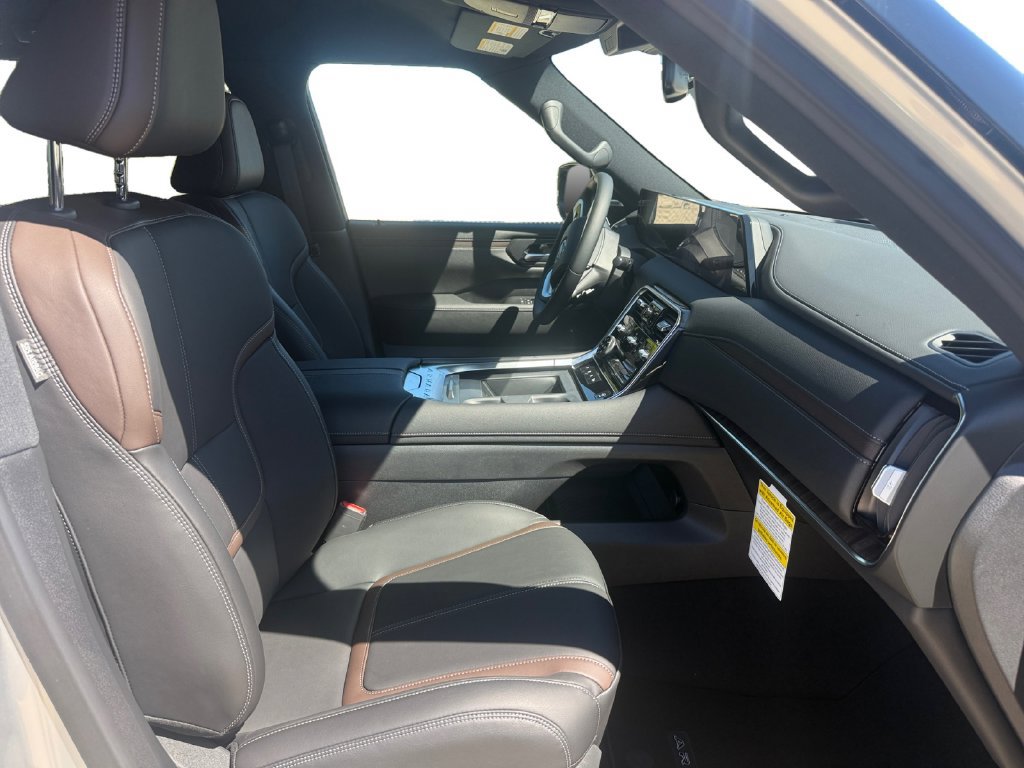 New 2026 Nissan Armada SL AWD/4WD image 16