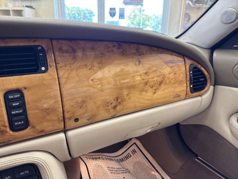 Used 2006 Jaguar XK8 Base image 35