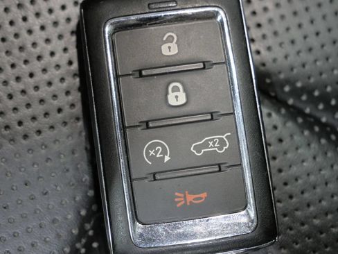 Used 2022 Jeep Grand Cherokee Summit AWD/4WD image 31