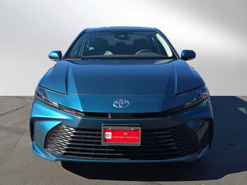 Used 2025 Toyota Camry LE image 8