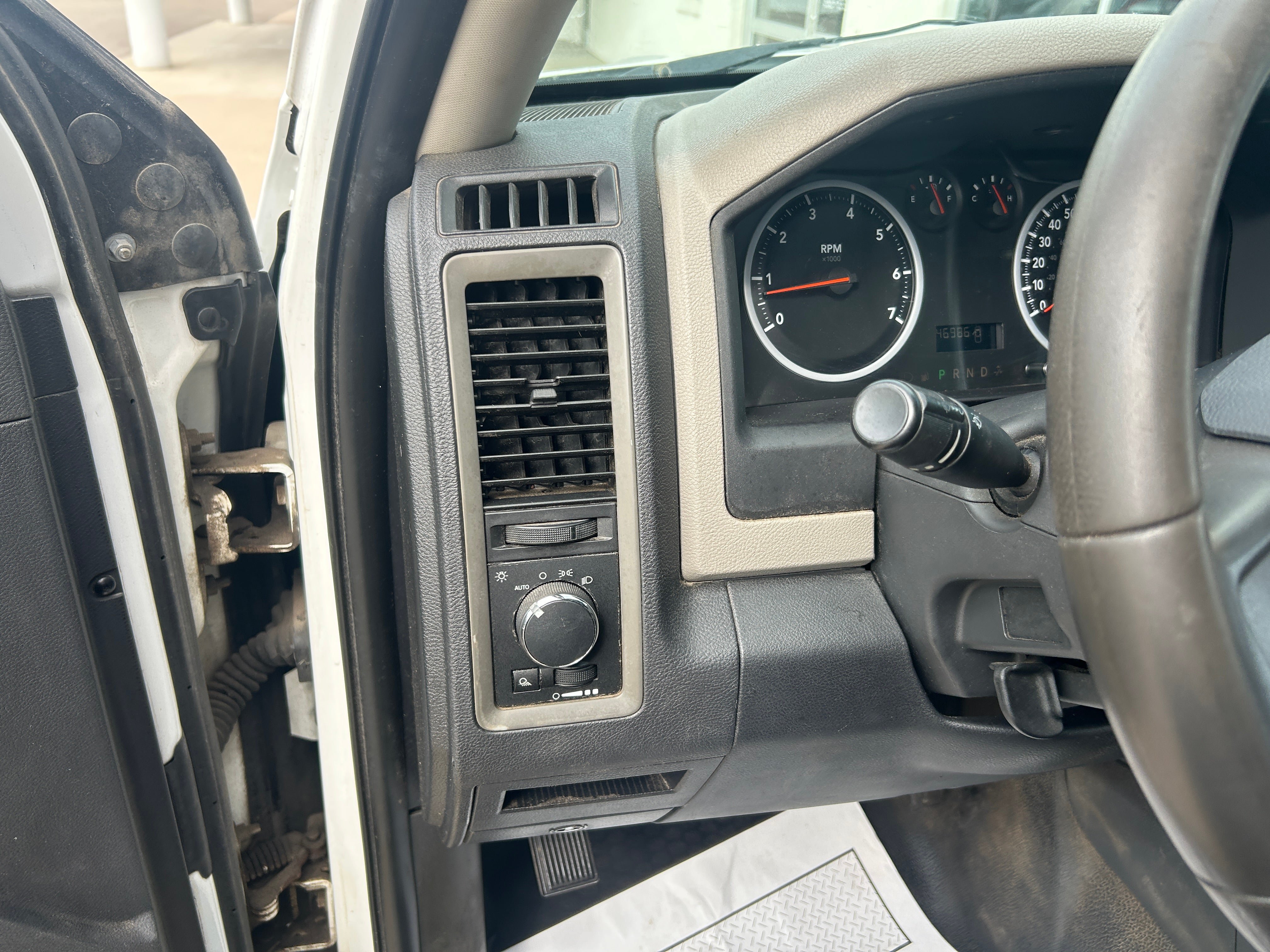 Used 2010 Dodge Ram 2500 Truck ST w/ ST Popular Equipment Group AWD/4WD image 16