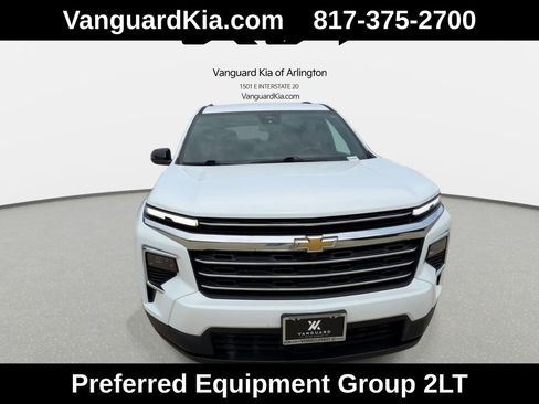 Used 2025 Chevrolet Traverse LT AWD/4WD image 3