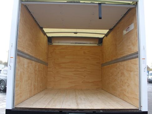 Used 2023 Mercedes-Benz Sprinter 4500 image 39