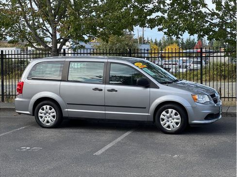 Used 2016 Dodge Grand Caravan American Value Package w/ UConnect Hands-Free Group image 1
