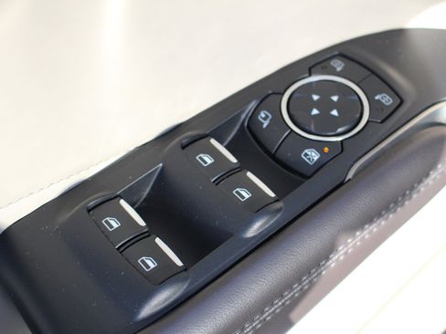 Used 2017 Lincoln MKC Select w/ Select Plus Package image 12