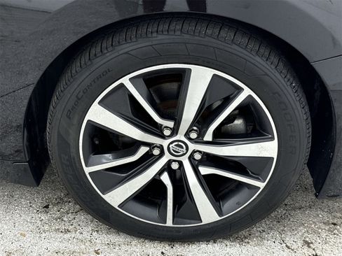 Used 2021 Nissan Maxima SR w/ Sport Mat Group image 51