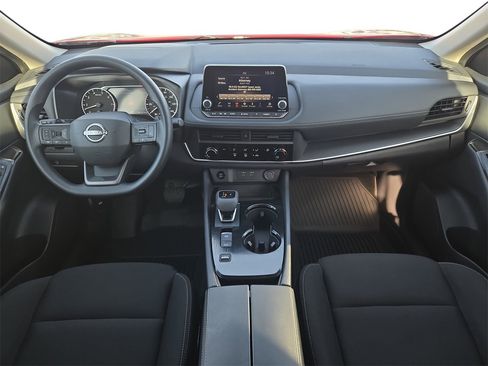 Used 2025 Nissan Rogue S image 9