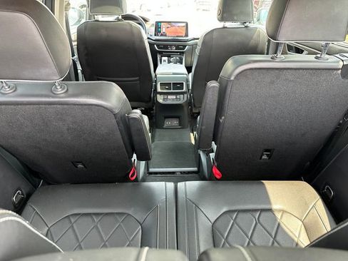 Used 2024 Volkswagen Atlas SEL Premium R-Line image 10