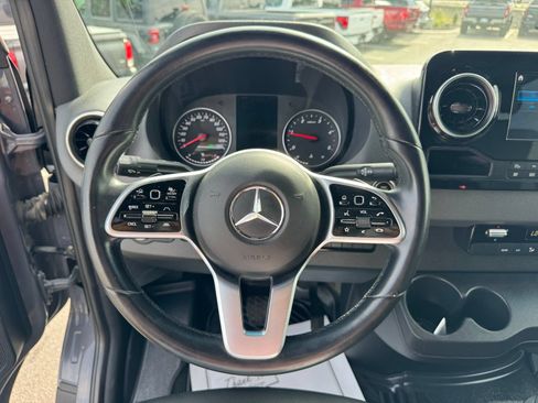 Used 2020 Mercedes-Benz Sprinter 2500 image 17