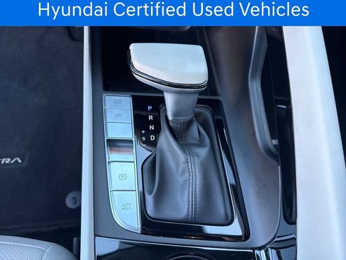 Certified 2023 Hyundai Elantra Limited w/ Preferred Accessory Package image 27