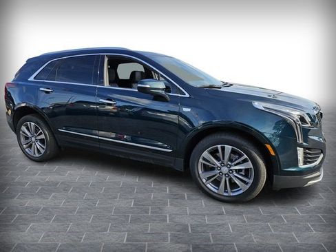 Certified 2025 Cadillac XT5 Premium Luxury image 3