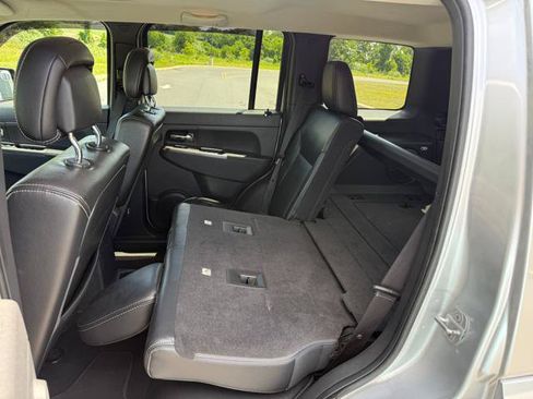 Used 2012 Jeep Liberty Limited Jet AWD/4WD image 16