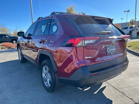 Used 2025 Toyota RAV4 XLE w/ Convenience Package image 5