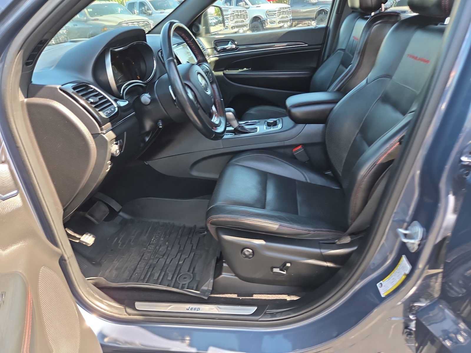 Used 2019 Jeep Grand Cherokee Trailhawk w/ Trailhawk Luxury Group AWD/4WD image 19
