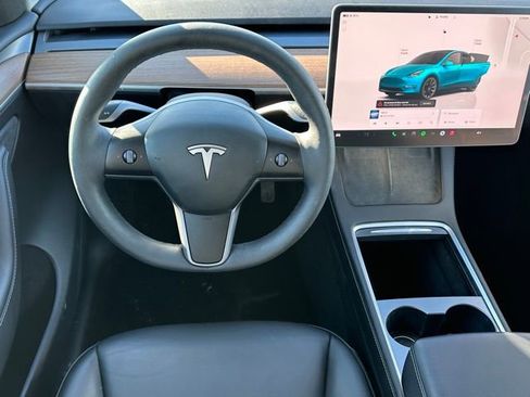 Used 2024 Tesla Model Y Long Range image 15