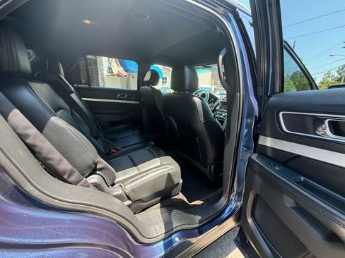 Used 2016 Ford Explorer XLT w/ Equipment Group 202A AWD/4WD image 28