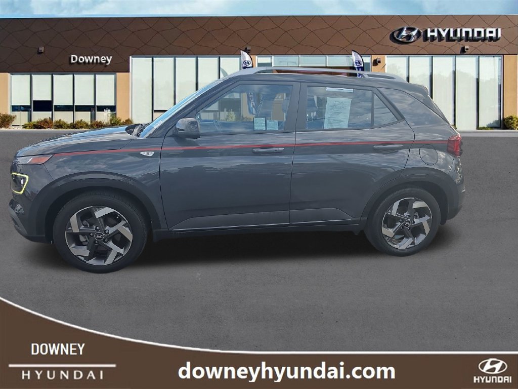 Used 2024 Hyundai Venue Limited FWD image 2