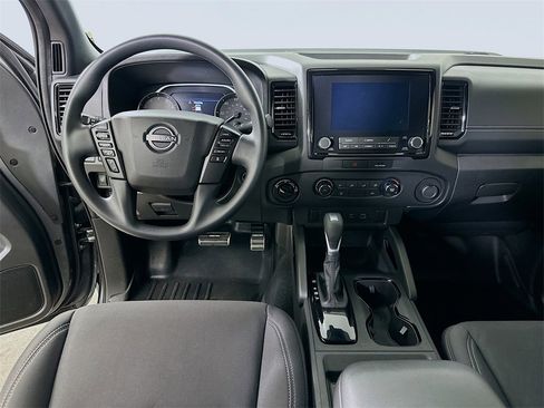 Used 2023 Nissan Frontier SV w/ Midnight Edition Package image 17
