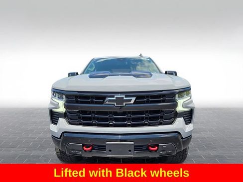 Used 2024 Chevrolet Silverado 1500 LT Trail Boss w/ LT Trail Boss Premium Package AWD/4WD image 2