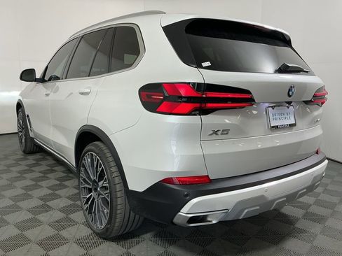 New 2026 BMW X5 xDrive40i w/ Climate Comfort Package image 8