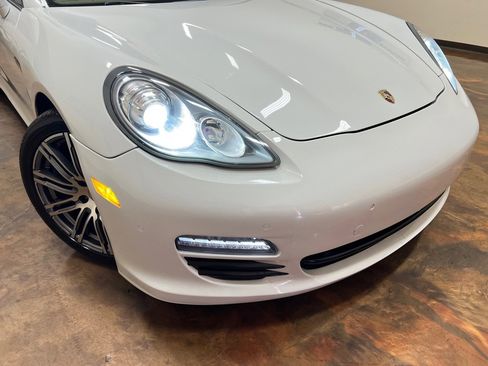 Used 2013 Porsche Panamera 4 image 42