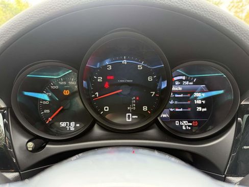 Used 2018 Porsche Macan image 31