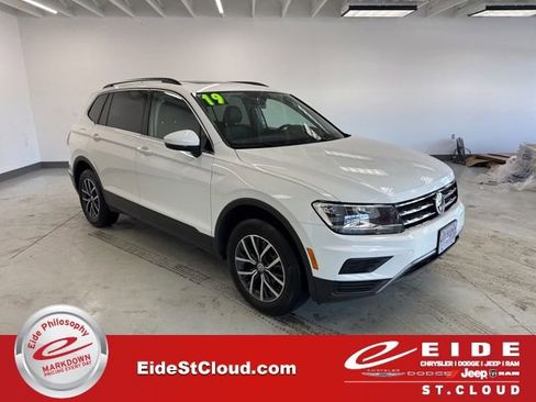 Used 2019 Volkswagen Tiguan SE w/ Panoramic Sunroof Package image 1