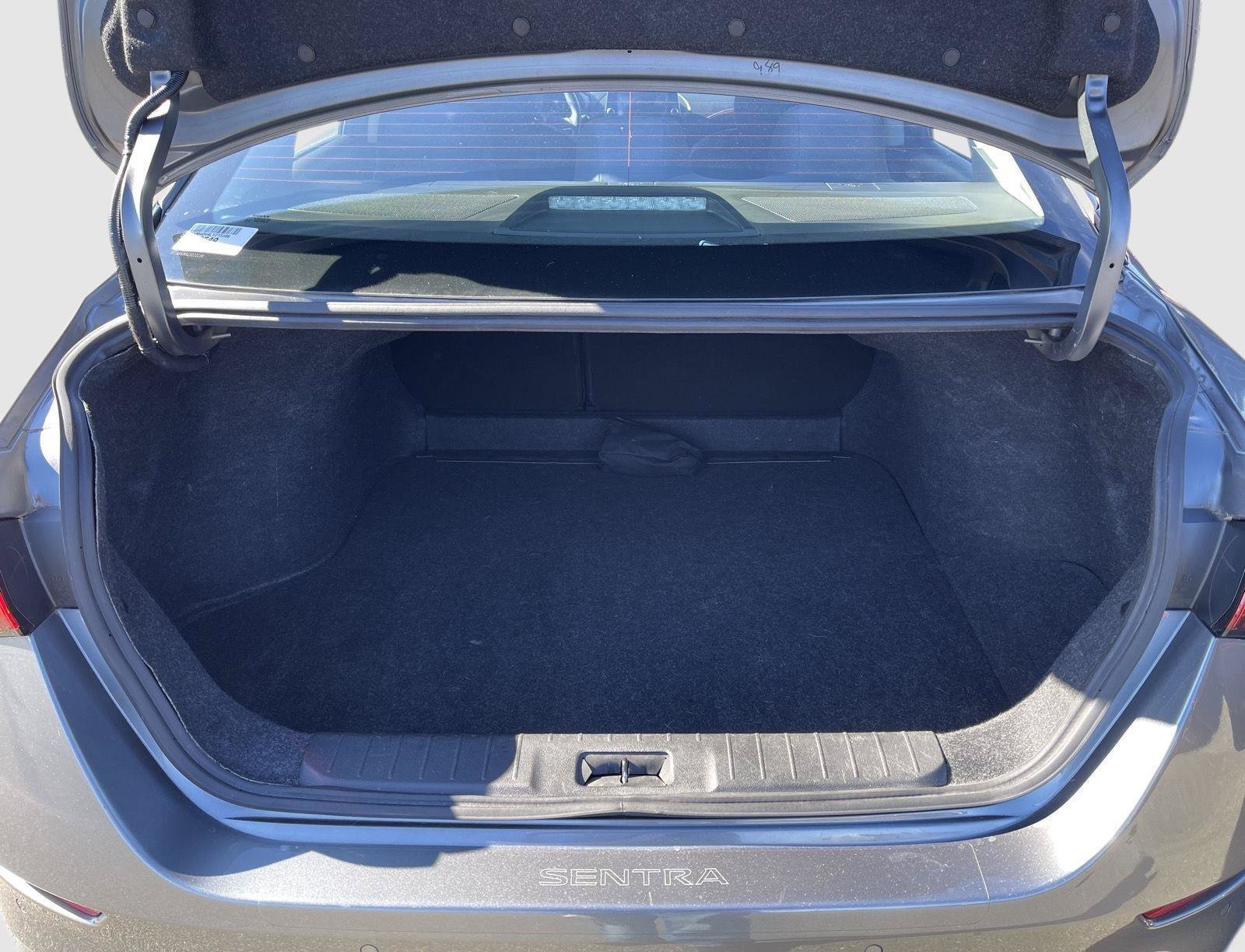 Used 2020 Nissan Sentra SR FWD image 16