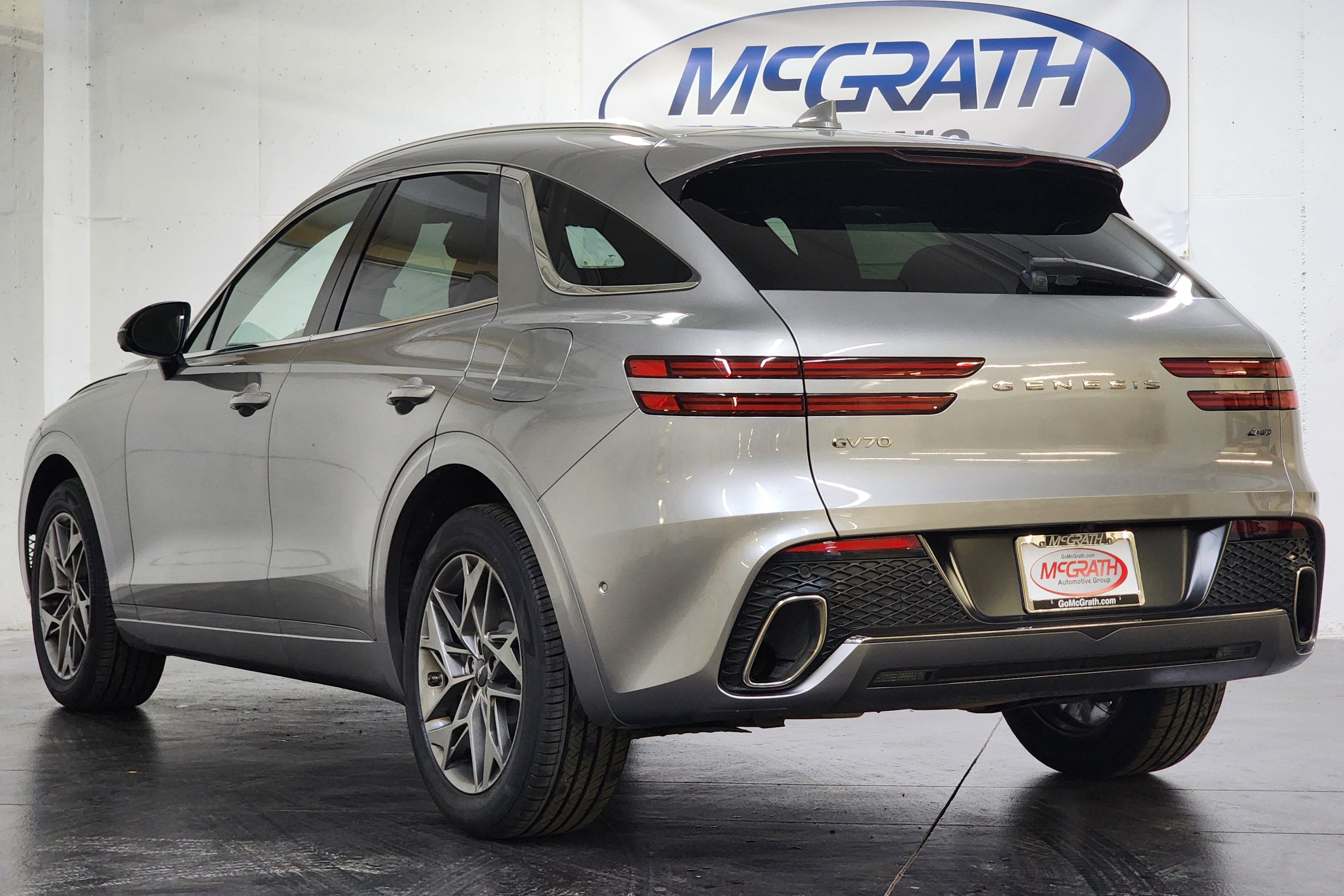 Used 2022 Genesis GV70 2.5T w/ Advanced Package AWD/4WD image 10