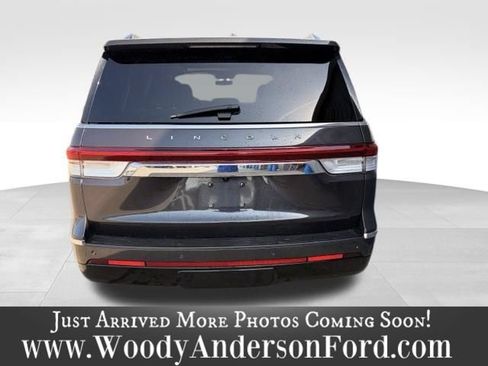 Used 2022 Lincoln Navigator Reserve AWD/4WD image 6