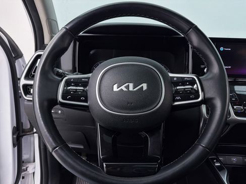 Used 2022 Kia Sorento S w/ Panoramic Sunroof Package image 4