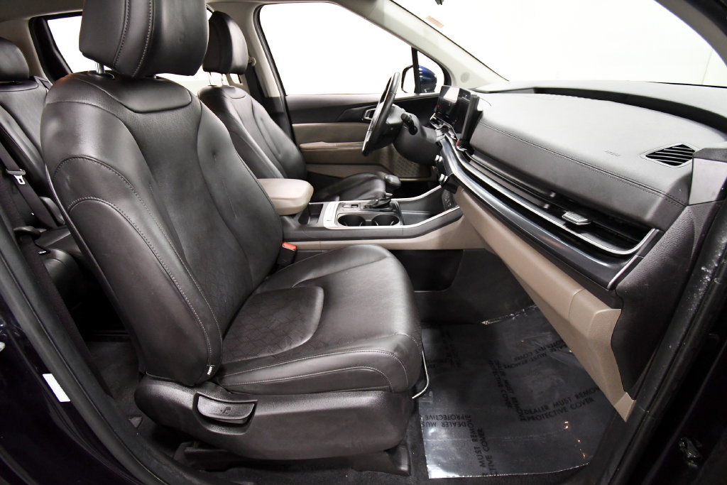 Certified 2024 Kia Carnival LX FWD image 18