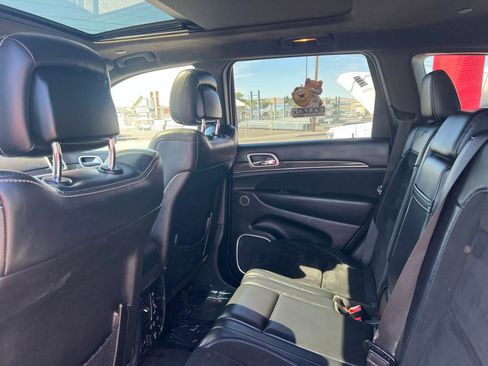 Used 2015 Jeep Grand Cherokee SRT w/ Luxury Group II AWD/4WD image 8