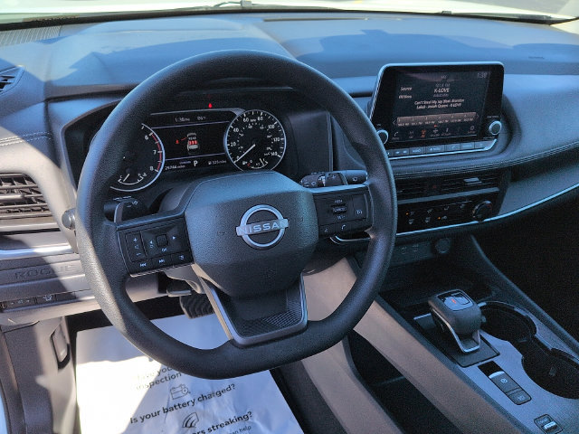 Used 2025 Nissan Rogue S FWD image 12