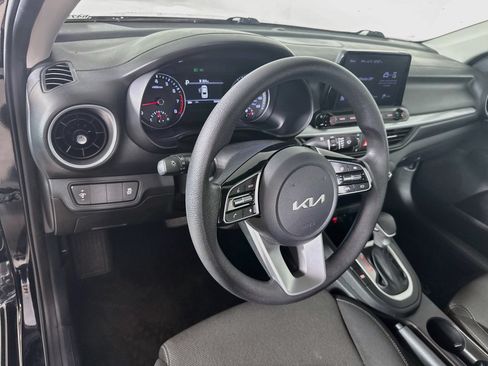 Used 2024 Kia Forte LXS FWD image 8