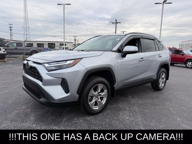 Used 2022 Toyota RAV4 XLE FWD image 4