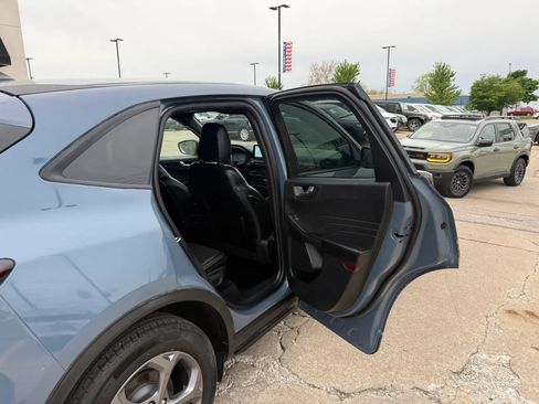 Used 2025 Ford Escape ST-Line Select AWD/4WD image 23