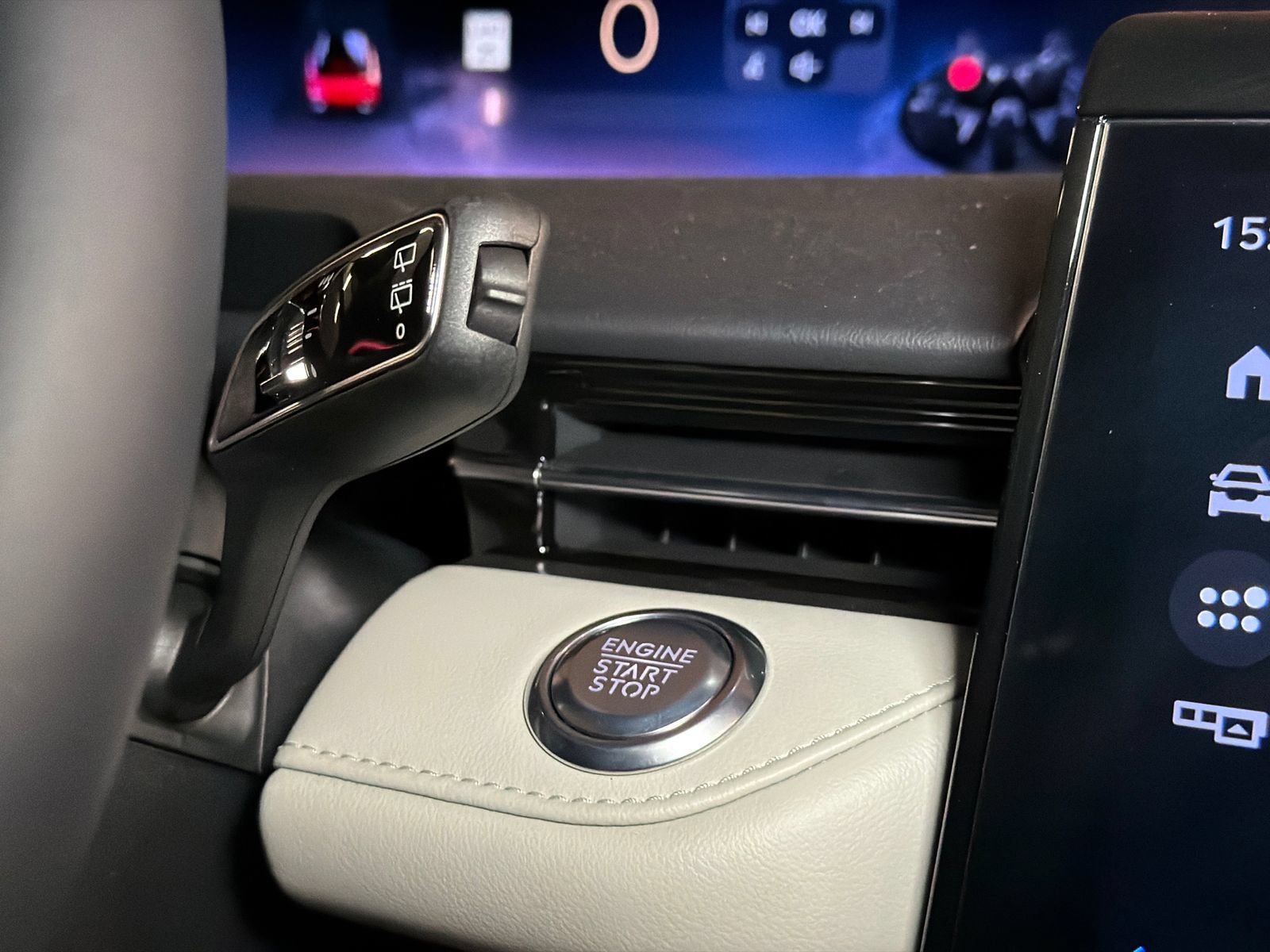 New 2026 Lincoln Nautilus Premier w/ Equipment Group 102A AWD/4WD image 30