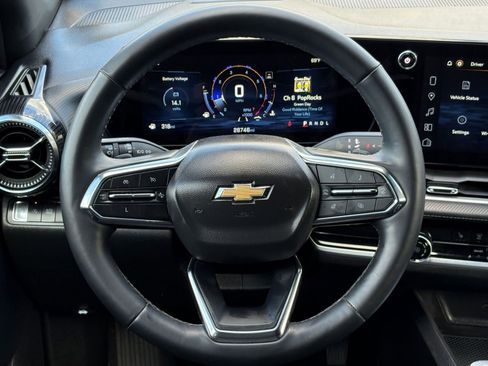 Used 2025 Chevrolet Equinox LT image 27