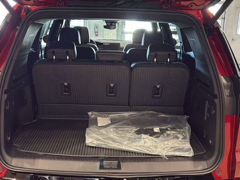 New 2026 GMC Acadia Denali Ultimate w/ LPO, Floor Liner Package AWD/4WD image 20
