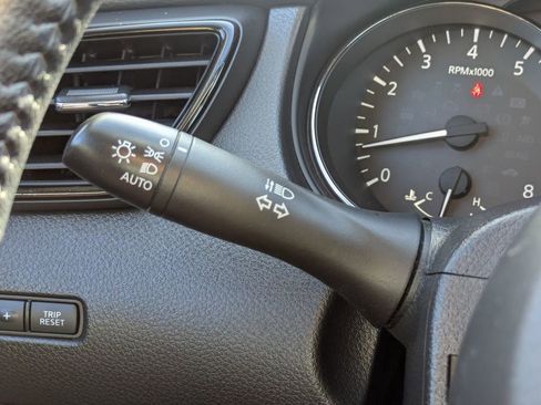 Used 2020 Nissan Rogue SV image 26