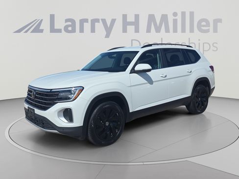 Used 2024 Volkswagen Atlas SE w/ Black Wheel Package AWD/4WD image 1