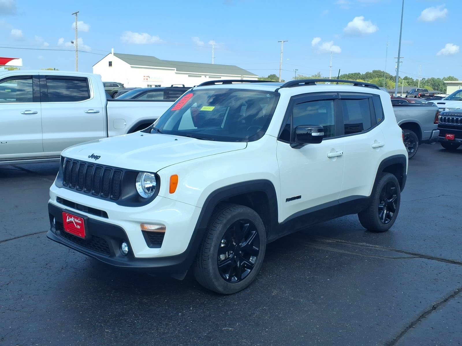 Used 2023 Jeep Renegade Altitude w/ Sun/Sound Group AWD/4WD image 8