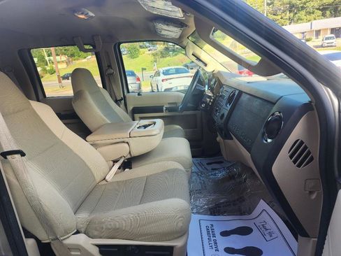 Used 2010 Ford F250 XLT image 12