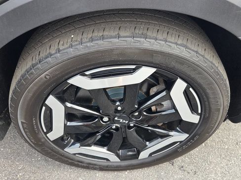 Used 2023 Kia Telluride EX AWD/4WD image 8