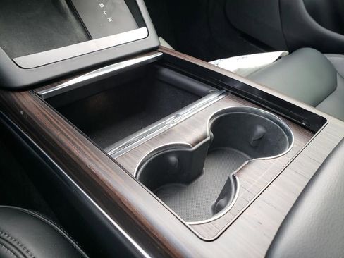 Used 2022 Tesla Model S Base image 28